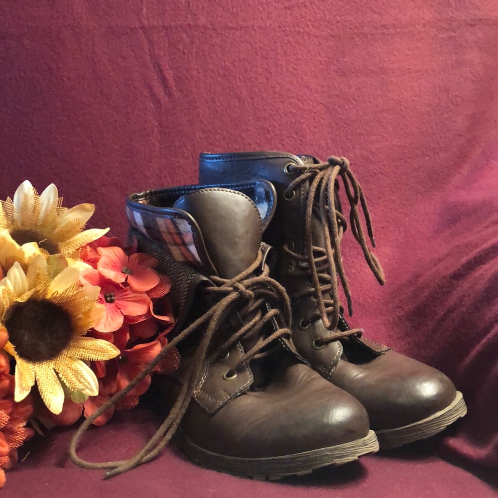 🍁🥾 EUC Rock & Candy combat boots, size 7.5 🍁🥾